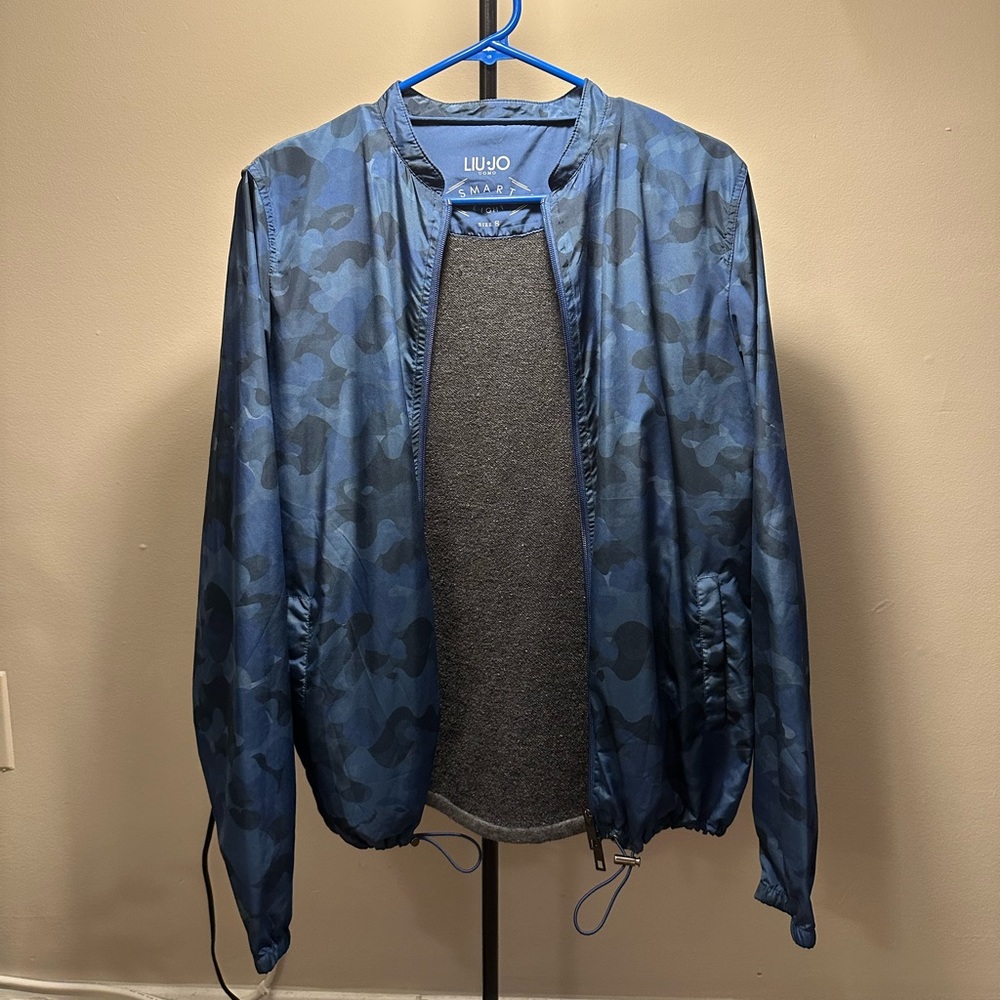 Liujo blue bomber